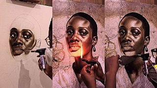 video Umelec nepoužíva farby, maľuje plameňom