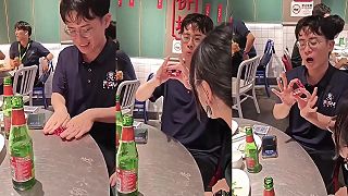 video Ukážem ti trik s kockami, sleduj moje prsty!