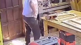 video Uhlová brúska nie je pre každého, treba mať už nejaké zručnosti