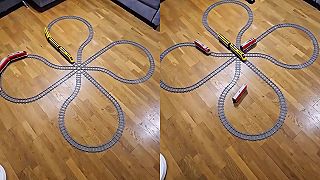 video Jedna dráha v tvare štvorlístku a dva vláčiky