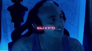 video Maťo pomôž mi, ohovárajú ma, že smrdím (klasiky slovenského internetu)