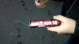 video DUM BUM 50g - odpálenie 50-gramovej petardy na sídlisku