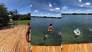 video A odrazu cítil, že dačo (vo vode)