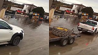 video Koleso asi chcelo byť na korbe, nie na prívese