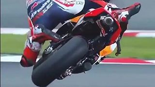 video Pretekárske kombinézy v MotoGP môžu stáť viac ako 10.000 Eur