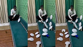 video Keď sa nudíš a máš dostatok tanierov a pingpongových loptičiek