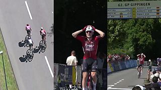 video Belgický cyklista Liam Slock vyhral preteky, do cieľa prišiel po zadku