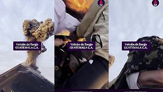 video Turisti schytali trošku lávy, keď sa priblížili k stratovulkánu Fuego
