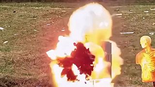 video RPG-7 vs. ľudské telo (spomalene)