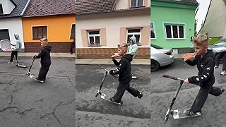video Chalani to s kolobežkami celkom vedia