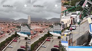 video Silný vietor zrútil stavebný žeriav na domy v Coquimbo, žena utrpela zranenia