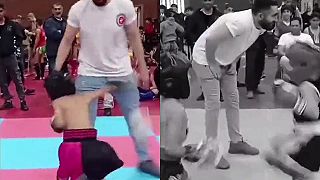 video Rozhodca schytal jednu na zvony