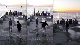 video Možno ani slabý otras mozgu nemá ..