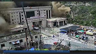 video V Nepále zomrelo viac ako 676 ľudí, vyše 3000 je stále nezvestných