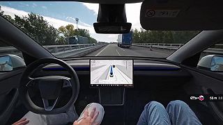 video Tesla s funkciou plne autonómneho riadenia prišla na Slovensko