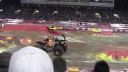 Monster truck to zapichol do zeme