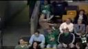 Fanúšik Celtic na stadione jumbotron
