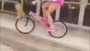 Babský trik na bicykli