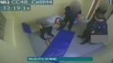 Policajt dostal špinavými trenkami