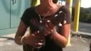 Dievča bez domova a jej ukulele
