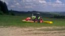 Kosenie trávy John Deere a Class