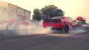 Kráľ muscle cars páli pneumatiky