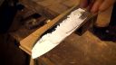 video Kováč vyrába tradičný japonský kuchynský nôž santoku