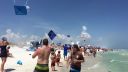 video Nízky prelet stíhačiek Blue angels ponad pláž