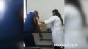 video Chlap sa trochu bojí očkovania (Brazília)