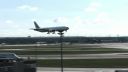 video Neobyčajné pristátie Boeingu 777 vo Frankfurte