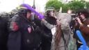 video Policajná brutalita, ktorá prekračuje všetky medze!