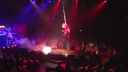 Sexy pole dance tanečnica na nestabilnej tyči
