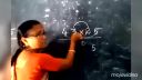 video Medzičasom na hodine matematiky v indickej ZŠ