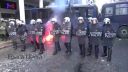 Grécki farmári naložili policajtom palicami