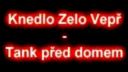 Tank pred domom
