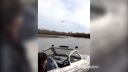 Pilot sa chcel ukázať kamarátom na brehu (Rusko)