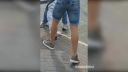 Udrel ho palicou po hlave, ihneď to oľutoval (Holandsko)