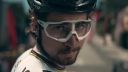 Peter Sagan preteká s babičkou.