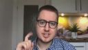 Tommy Robinson sedí za informovanie o pedofiloch