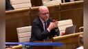 Opitý minister Glváč huláka v Parlamente