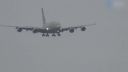 Riskantné pristávanie Airbusu A380 pri silnom bočnom vetre
