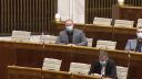 Bankám ste dali 300 miliónov a ešte zvyšujú ľuďom poplatky.