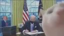 Slávne meme s mačkou a bubnami +Trump +Biden