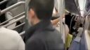 Newyorčan bije Číňana v metre
