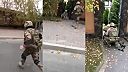 UA vojak dorazí k svojej babke v Chersone.
