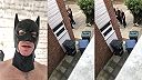 Batman ponúka svoje služby policajtom