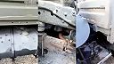 Z vozidla bolo sito, zasiahla ho hlavica M30A1, vypálená zo systému Himars