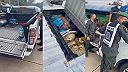 Prevádzač mal špeciálne upravený pick-up, ktorým pašoval cez hranice ľudí
