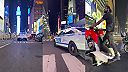Polícia to má v New Yorku ťažké