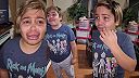 Deti si zväčšili pery podľa videa, matka im povedal, že už im také zostanú!